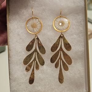 Daisy Gold Dangle Earrings